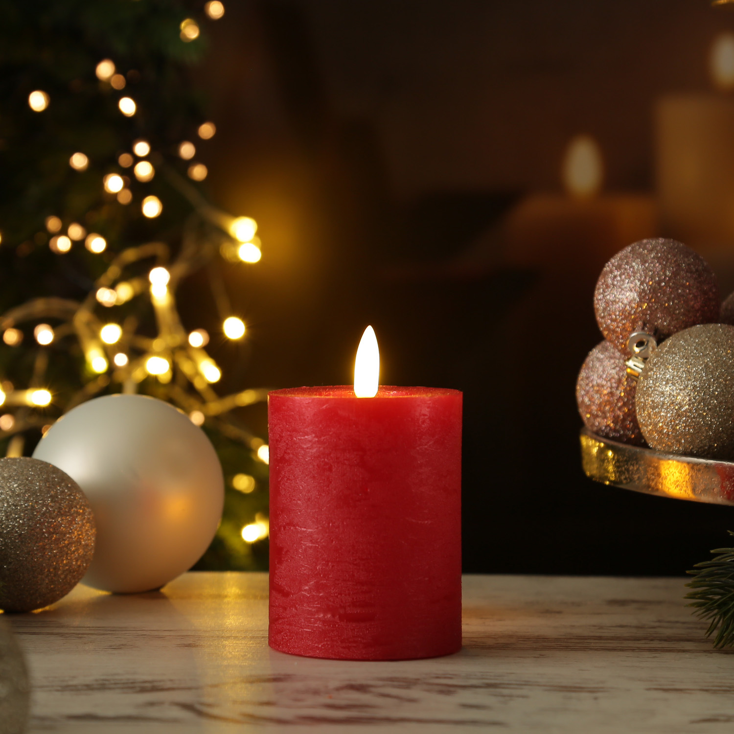 LED Kerze LINA - Rustik-Optik - Echtwachs - 3D Flamme - H: 11cm - D: 7cm - Batterie - Timer - rot LED Kerze LINA - Rustik-Optik - Echtwachs - 3D Flamme - H: 11cm - D: 7cm - Batterie - Timer - rot von ADILINA