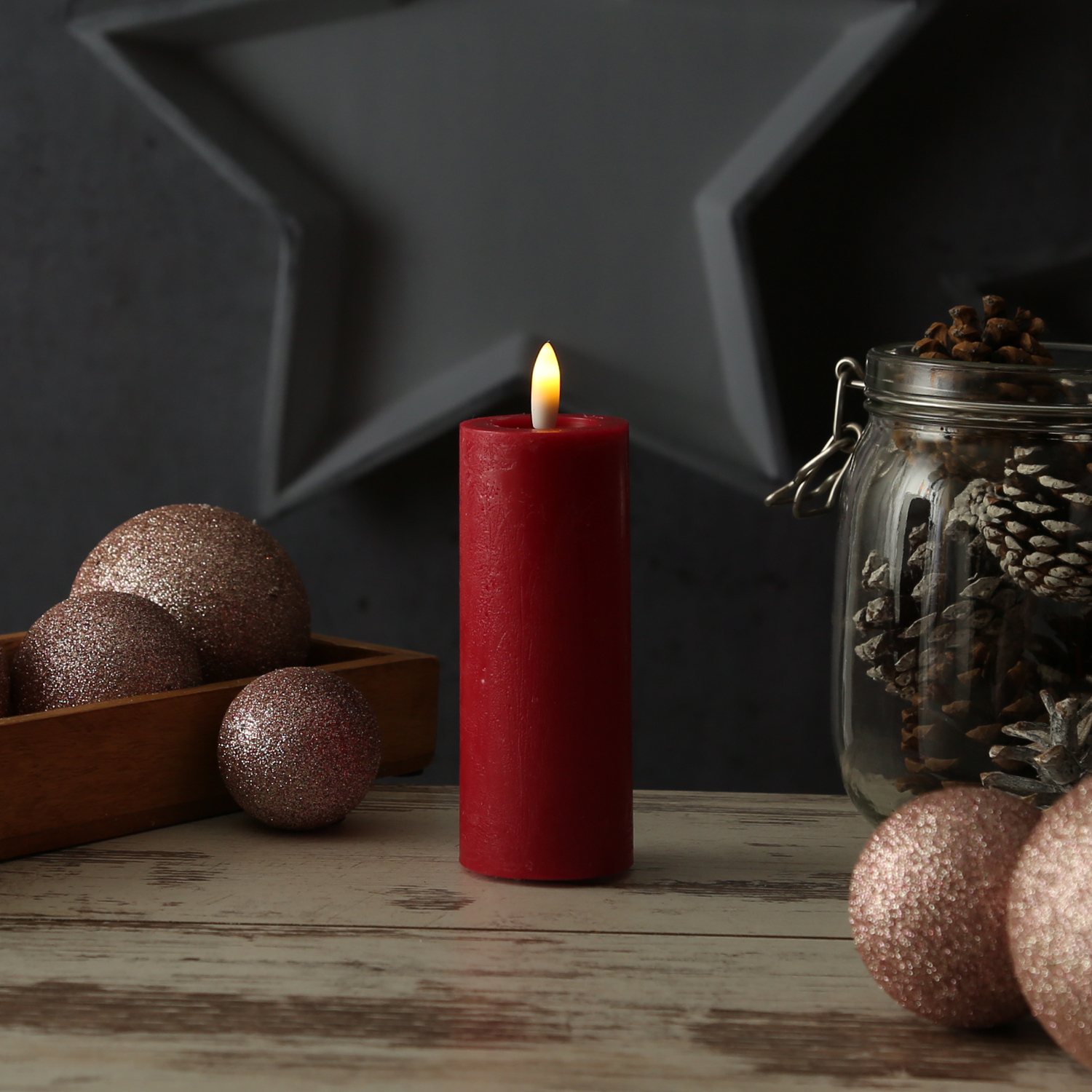 LED Kerze LINA - Rustik-Optik - Echtwachs - 3D Flamme - H: 12,5cm - D: 5cm - Batterie - Timer - rot LED Kerze LINA - Rustik-Optik - Echtwachs - 3D Flamme - H: 12,5cm - D: 5cm - Batterie - Timer - rot von ADILINA