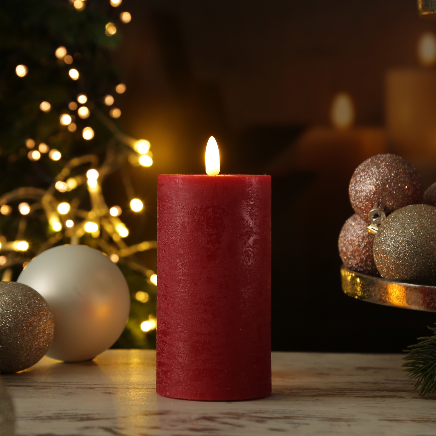 LED Kerze LINA - Rustik-Optik - Echtwachs - 3D Flamme - H: 15cm - D: 7cm - Batterie - Timer - rot LED Kerze LINA - Rustik-Optik - Echtwachs - 3D Flamme - H: 15cm - D: 7cm - Batterie - Timer - rot von ADILINA