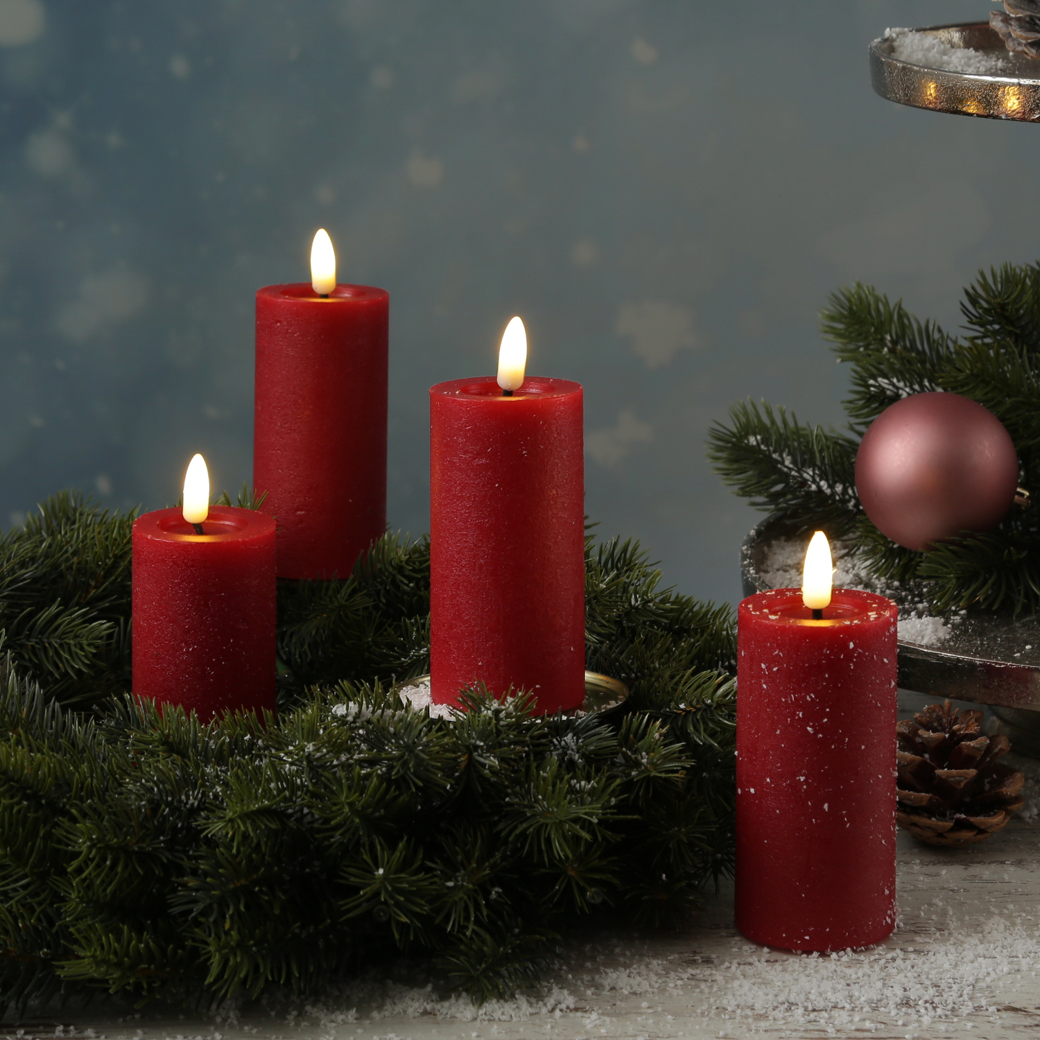 LED Kerzenset LINA - Rustik-Optik - Echtwachs - H: 12,5cm - D: 5cm - Timer - rot - 4er Set LED Kerzenset LINA - Rustik-Optik - Echtwachs - H: 12,5cm - D: 5cm - Timer - rot - 4er Set von ADILINA