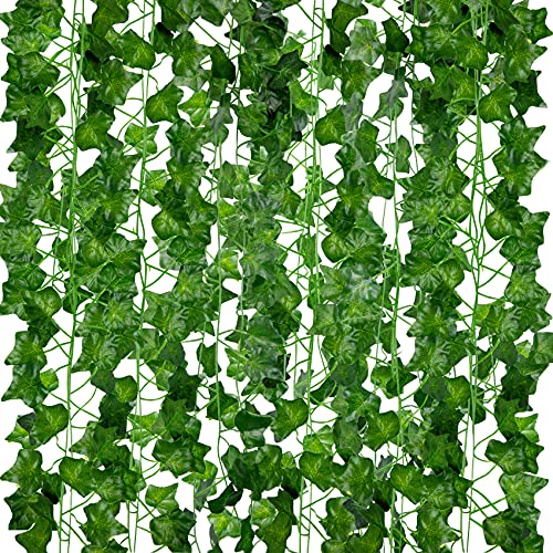ADORAMOUR Künstliche Efeu Girlanden - 12er Pack, 210cm Länge - Gefälschte Reben für Zimmer und Garten Wand Dekoration für Innen Außen, Grüne Blätter Plastik, Hängende Pflanzen für Grünpflanzen Deko von ADORAMOUR