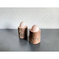 Eierbecher Aus Holz, Haselnussholz Mit Rinde, Handgefertigt, Höhe 7cm, 2Er Set, 4Er Set von AEHolzdesign