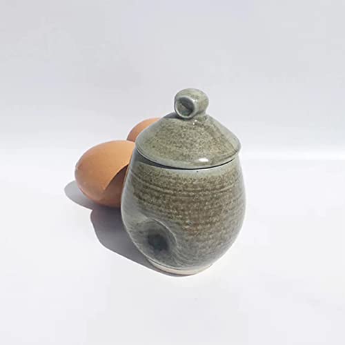 AggCoddler – skandinavischer Porzellan-Eierkocher mit einfachem Deckel – minimalistisches Design Eierpochierer für schnelles und einfaches Frühstück oder elegantes Display – Lea Love Green/Grey AggCoddler – skandinavischer Porzellan-Eierkocher mit einfachem Deckel – minimalistisches Design Eierpochierer für schnelles und einfaches Frühstück oder elegantes Display – Lea Love Green/Grey von Äggcøddler