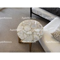 Runder Couchtisch Aus Weißem Achat - Luxus-Edelstein-Tischplatte Für Wohnzimmer-Dekor, Halbedelstein-Mitteltisch von AGATECRAFTSIND