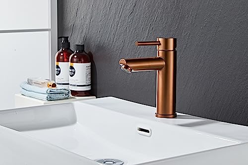 AIYA Bath Design Badarmatur aus Edelstahl - 45 Grad Winkel auslauf | Kupfer | Zeitloses und modernes Design aus Dänemark | Einhebelmischer fürs Bad | Waschtischarmatur | Hohe Qualität und Haltbarkeit von AIYA Bath