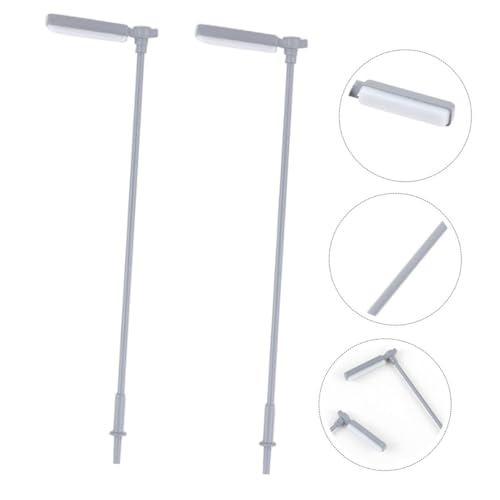 AKOOSY 2 Stück Mini Straßenlaternen Modell aus Metall Leuchtende Sandtisch Deko Realistische Miniatur Gartenlampen für Puppenhaus Stabile LED Licht Dekoration von AKOOSY