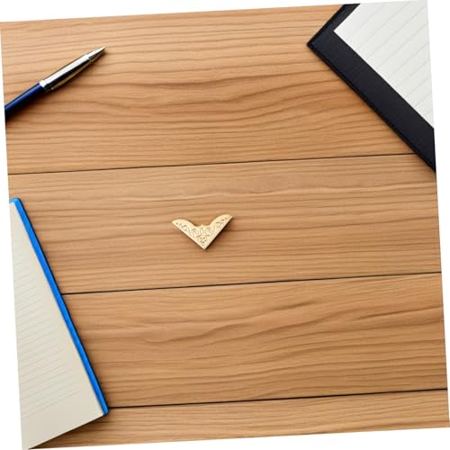 AKOOSY 60stücke Bucheckenschutz Aus Metall Vintage Dreieck-eckenschutz Für Notizbücher Ordner Und Scrapbooks Einfache Installation Ohne Werkzeug Stoßfest Und Dekorativ Für Fotoalben AKOOSY 60stücke Bucheckenschutz Aus Metall Vintage Dreieck-eckenschutz Für Notizbücher Ordner Und Scrapbooks Einfache Installation Ohne Werkzeug Stoßfest Und Dekorativ Für Fotoalben von AKOOSY