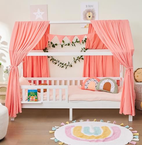 ALAVYA HOME® Hausbett 80x160 mit Matratze und 3-TLG DEKO Set Rosa, inkl. Buchablage Rausfallschutz und Lattenrost | Massivholz der Buche FSC zertifizierter Kinderbett 80x160 für Mädchen von ALAVYA HOME