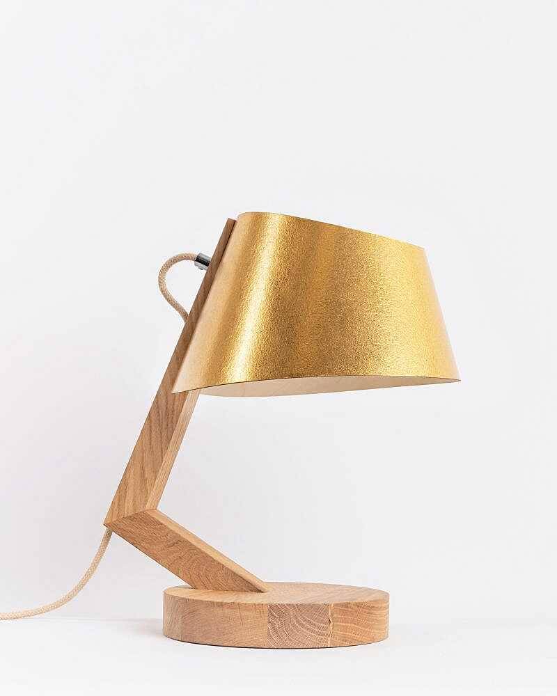 Tischlampe aus Holz Eiche geschwungen 1411 ALMUT - Ananasfasern von ALMUT von Wildheim