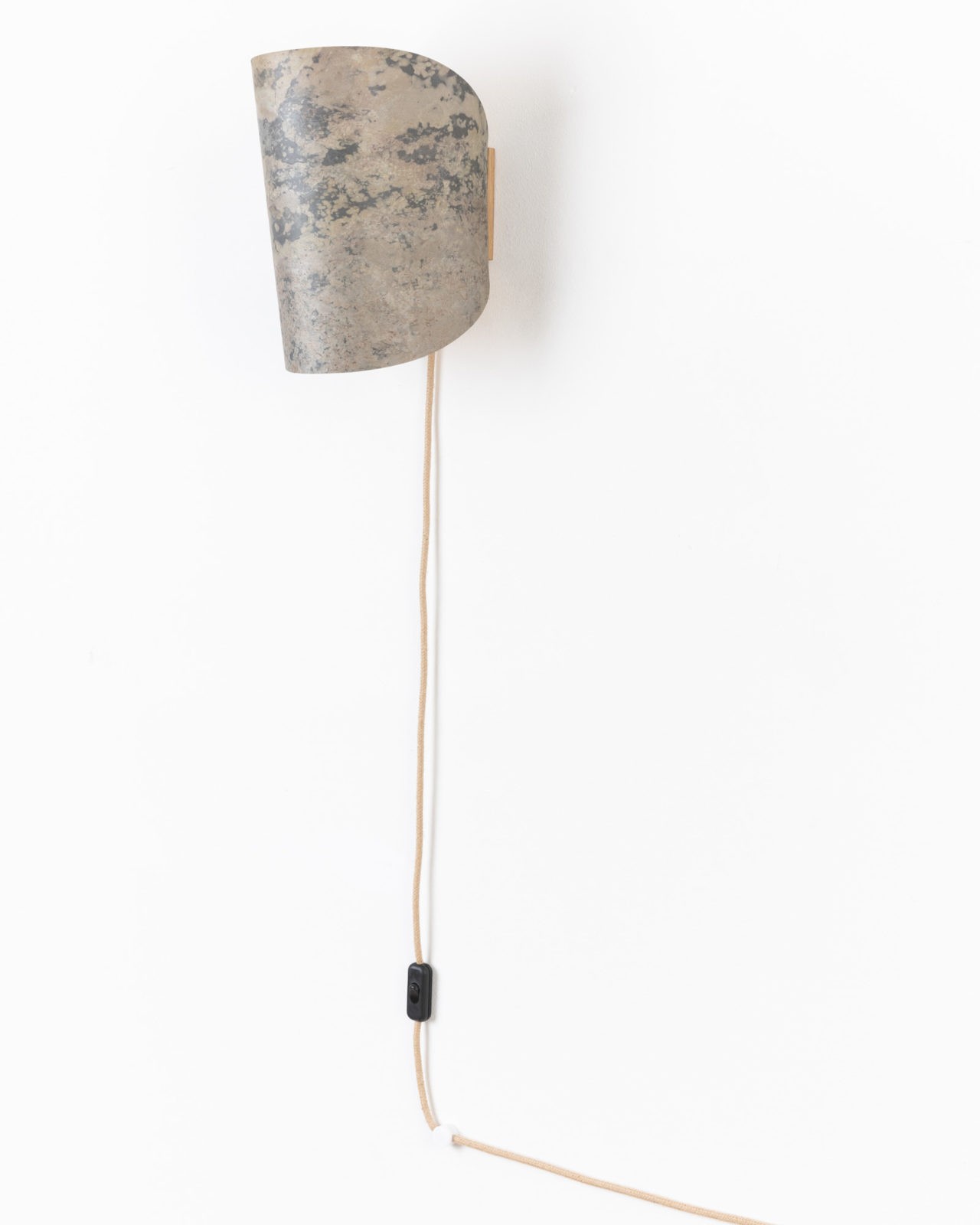 Wandlampe aus Holz mit Kabel und Stecker geschwungen 1411 ALMUT - Stein von ALMUT von Wildheim