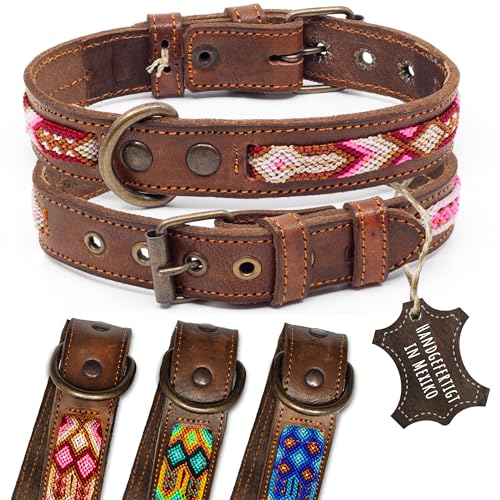 ALTEZAR Lederhalsband Hund - Doppelt Tribal Bestickt Rosa Weiß Pink Braun - Hochwertig verarbeitetes Hundehalsband Leder - Handgemacht in Mexiko - Größe S - Halsband Hund für kleine Hunde Leder breit ALTEZAR Lederhalsband Hund - Doppelt Tribal Bestickt Rosa Weiß Pink Braun - Hochwertig verarbeitetes Hundehalsband Leder - Handgemacht in Mexiko - Größe S - Halsband Hund für kleine Hunde Leder breit von ALTEZAR