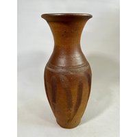 Formschöne Bodenvase Mit Strukturmuster Formschöne Bodenvase Mit Strukturmuster von ALTaberSCHOENeck