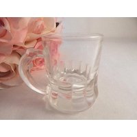 Becher Miniatur Klarglas Tasse Zwei Unzen Schnapsglas Home Bar Decor Vintage Breweriana von ALifetimeAgoVintage
