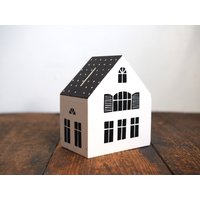 Spardose Aus Holz - Miniaturhaus Schwarz-Weißes Haus Dekoratives Holzhaus von ANAMARKOkids