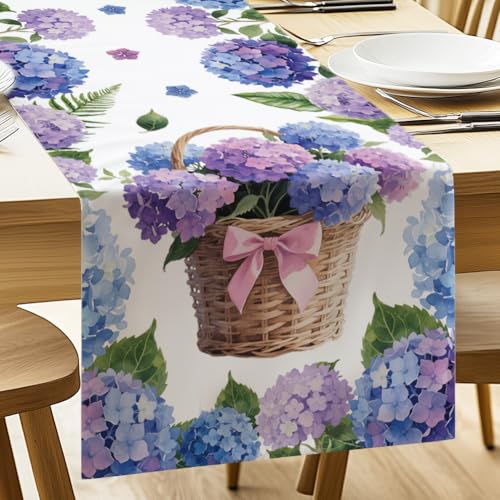 ANATTASOUL Tischläufer Hortensie und Korb, Saisonnal Sommer Küche Tisch Dekoration Drinnen Urlaub Party Dekor 33x183 cm ANATTASOUL Tischläufer Hortensie und Korb, Saisonnal Sommer Küche Tisch Dekoration Drinnen Urlaub Party Dekor 33x183 cm von ANATTASOUL