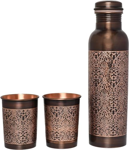 ANCIENTIMPEX Kupfer-Wasserflasche mit 2 Bechern, Blumenmuster für Ayurveda-Gesundheitsvorteile von ANCIENTIMPEX