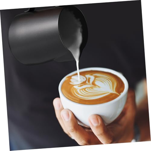 ANDRESLAD 2 Stück Teiliges Edelstahl Milchaufschäumer Latte Art Pen Teflonbeschichtung Milchaufschäumender Becher mit Messskala für Cappuccino und Kaffee Geeignet für Zuhause und von ANDRESLAD