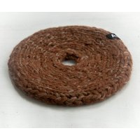 Gestrickter Untersetzer Und Tischdekoration, Braun Mix No52 Gestrickter Untersetzer Und Tischdekoration, Braun Mix No52 von ANHo