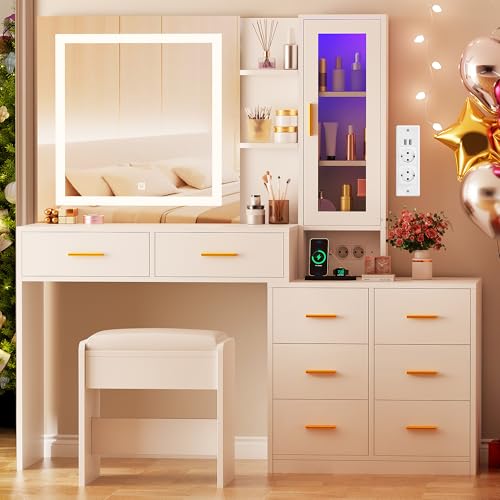 ANWBROAD 131cm Große Schminktisch mit LED Beleuchtung und Hocker 3 Farben Einstellbare Helligkeit Moderner Weiß Frisiertisch mit Spiegel Steckdosen 8 Schubladen 3 Offenen Regalen 1 RGB Ablage BDT77W ANWBROAD 131cm Große Schminktisch mit LED Beleuchtung und Hocker 3 Farben Einstellbare Helligkeit Moderner Weiß Frisiertisch mit Spiegel Steckdosen 8 Schubladen 3 Offenen Regalen 1 RGB Ablage BDT77W von ANWBROAD