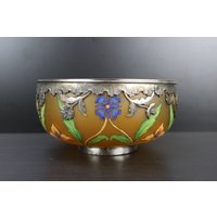 Jugendstil Emaille Bemalte Glas Florale Salatschüssel Mit Versilbertem Rand von MastorasAntiques