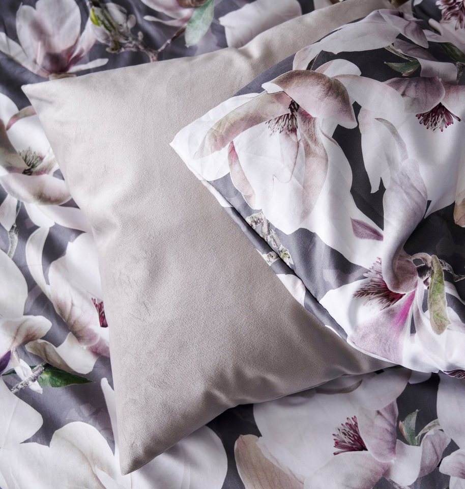 Wendebettwäsche Dorothy, APELT, Satin (Bio-Baumwolle), exklusive Design Bettwäsche mit großblütigen Magnolienzweige von APELT