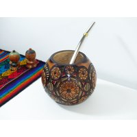 Handgeschnitzter Yerba Mate Kürbis Einzigartiges Design - Inklusive 2 Strohhalme Bombillas Handgemacht in Argentinien von ARGTHGS