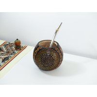 Handgeschnitztes Yerba Mate Gourd Sonnenblumen Design - Inklusive 2 Strohhalme Bombillas Handgemacht in Argentinien von ARGTHGS