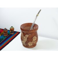 Hölzernes Yerba Mate Kürbis-Kolibri-Design - Enthält 2 Strohhalme Bombillas Handgefertigt in Argentinien von ARGTHGS