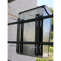 Arregui - C-015 Befestigungskit für Briefkästen an Zäunen oder Toren, Schwarz von ARREGUI