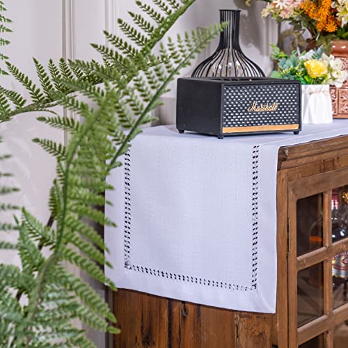ARTABLE Einfacher Tischläufer Moderner Rechteck Vintage Tischläufer für Zuhause Hochzeit Elegante Tischdekoration (Weiß, 140 x 35 cm) von ARTABLE