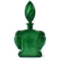 Art Deco Parfümflasche Aus Malachitglas H.hoffmann, 1930S Sammlerstück von ARTDECO1930GLASS