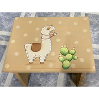 Kinder Tritthocker, Lama Wildtier Kinderfußhocker, Personalisierter Hocker, Handbemalte Kindermöbel, Lama, Lamahocker von ARTDesignsMI