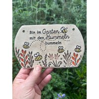 Keramikschild Oval, "Bin Im Garten Mit Den Hummeln Bummeln", Getöpfert Keramikschild Oval, "Bin Im Garten Mit Den Hummeln Bummeln", Getöpfert von ARTHummeln