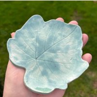 Kleine Schale in Blattform, Ca. 12 X cm, Seifenschale Oder Ablageschale, Keramik Kleine Schale in Blattform, Ca. 12 X cm, Seifenschale Oder Ablageschale, Keramik von ARTHummeln