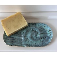 Seifenschale Oval, Ammonitenstruktur, Keramik, Seifenschälchen, Getöpfert Seifenschale Oval, Ammonitenstruktur, Keramik, Seifenschälchen, Getöpfert von ARTHummeln