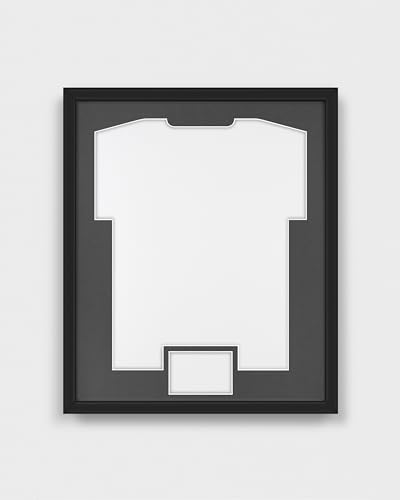 ARTIS Frametheshirt Premium - Trikotrahmen Fußball, Bilderrahmen für Trikot – Objektrahmen - 53,4x63,4x5 cm - Holz-Rahmen in Schwarz - Trikotrahmen Handball, Volleyball, Sporttrikots - Jersey Frame von ARTIS MATEUSZ MATUSZYK