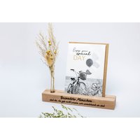 Personalisierte Fotoleiste Mit Vase | Stilvolle Wohndeko Geschenk Kartenhalter Trockenblumen Bilderleiste Aus Holz Geburtstag #048 von ARWI36