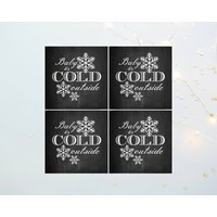 Baby, Es Ist Kalt Draußen | Weihnachtsuntersetzer Keramik, Schwarz-Weißes Weihnachtsdekor, Schneeflockendekor, Winterdekoration, Feiertagsdekor Baby, Es Ist Kalt Draußen | Weihnachtsuntersetzer Keramik, Schwarz-Weißes Weihnachtsdekor, Schneeflockendekor, Winterdekoration, Feiertagsdekor von ARavensDreams