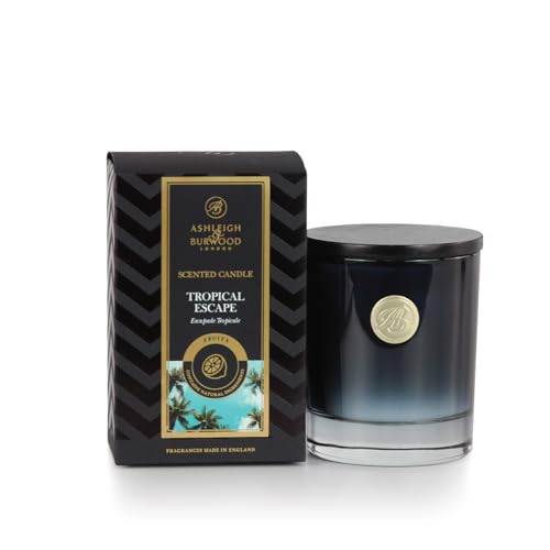 Ashleigh & Burwood The Signature Range Duftkerze aus Sojawachs, 140 g, tropische Flucht, hochwertiger süßer Duft, für zu Hause, lange Brenndauer von 28 Stunden, monogrammiertes Glas Ashleigh & Burwood The Signature Range Duftkerze aus Sojawachs, 140 g, tropische Flucht, hochwertiger süßer Duft, für zu Hause, lange Brenndauer von 28 Stunden, monogrammiertes Glas von ASHLEIGH & BURWOOD
