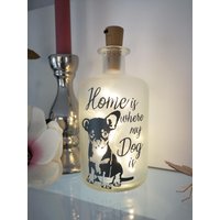 Leuchtflasche Home Si Where Dog Is Hund Fellnase Chihuahua Mops Labrador - Led Leuchte Bottlelight Lichterkette Geschenk Flaschenlicht von AScreativ