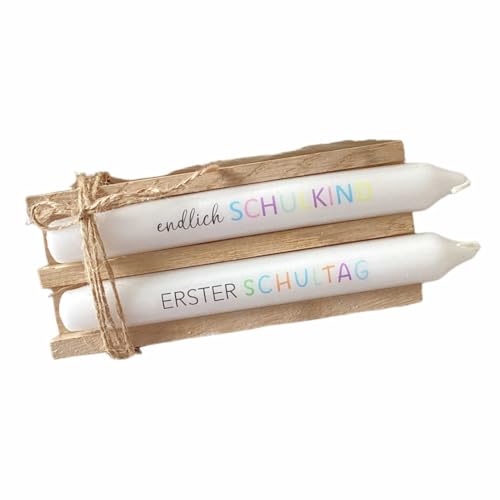 AWASG Kerzen mit Spruch Schulkind 2er Set - Deko Accessoire 1. Schultag - Geschenk Einschulung Schuleinführung Schultüte - Stabkerze mit Kerzentattoo AWASG Kerzen mit Spruch Schulkind 2er Set - Deko Accessoire 1. Schultag - Geschenk Einschulung Schuleinführung Schultüte - Stabkerze mit Kerzentattoo von AWASG