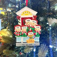 Personalisierte 5Köpfige Familie Mit Einer Hundeweihnachtsverzierung, Handgemachte Kundengebundene Hundeweihnachtskugel, Weihnachtsbaumdekoration von AWishforChristmas