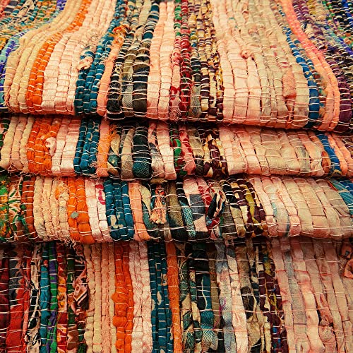 Aakriti Gallery Handgefertigter Flickenteppich Chindi-Teppich, Fair Trade, mehrfarbig, indische Matte, recycelter Teppich, Boho, dekorativer Teppich (150 x 90 cm) (Beige) von Aakriti Gallery