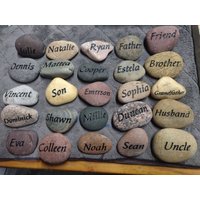 5 in Namen Hoffnung Inspirational Stones Garten Fluss Felsen Kinder Benutzerdefinierte Geschnitzten Namensvetter Familienname Stein Graviert Geätzt von AandWEngraving