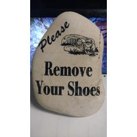 Bitte Entfernen Sie Ihre Schuhe Stones Garden Rocks Custom To Order Carved Names Namensvetter Familienname Stein Graviert Garten Geätzt Rock Etch Bitte Entfernen Sie Ihre Schuhe Stones Garden Rocks Custom To Order Carved Names Namensvetter Familienname Stein Graviert Garten Geätzt Rock Etch von AandWEngraving
