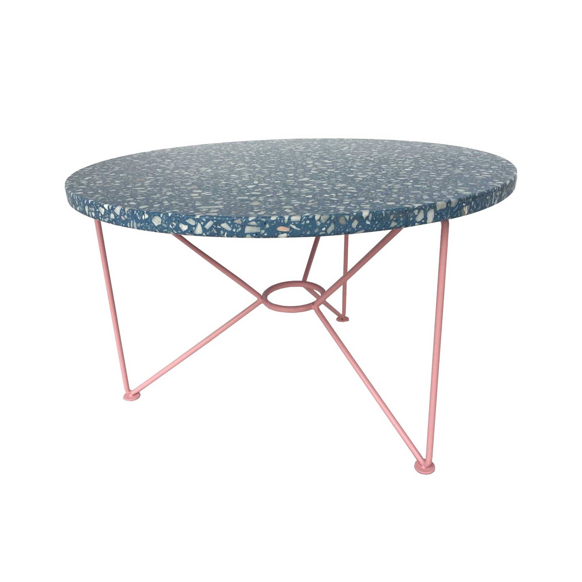 Acapulco Design - The Low Table Beistelltisch Terrazzo Ø65cm - terrazzo/memphisblau/Tischplatte Terrazzo/Gestell Stahl pulverbeschichtet/HxØ 36x65cm von Acapulco Design