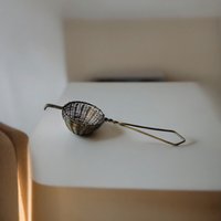 Erhöhen Sie Ihre Teepräsentation Mit Unserem Handgewebten Antiken Messingteesieb Aus Reinem Messing von AcmePerfectHome