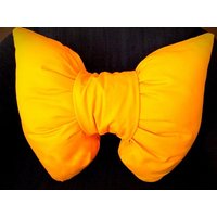 Handgemachtes Unikat Senfgelb Schleife Kissen Wohndekoration Handgemachtes Unikat Senfgelb Schleife Kissen Wohndekoration von AddieLou