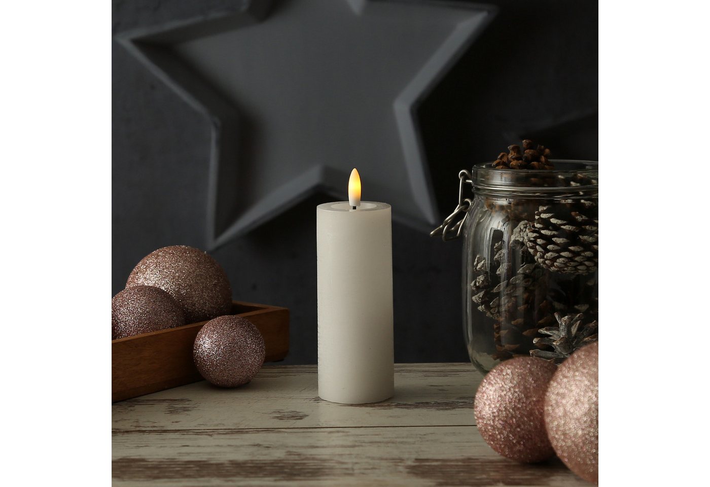 Adilina LED-Kerze LINA Rustik Optik Echtwachskerze flackernd Timer H: 12,5cm D: 5cm weiß von Adilina