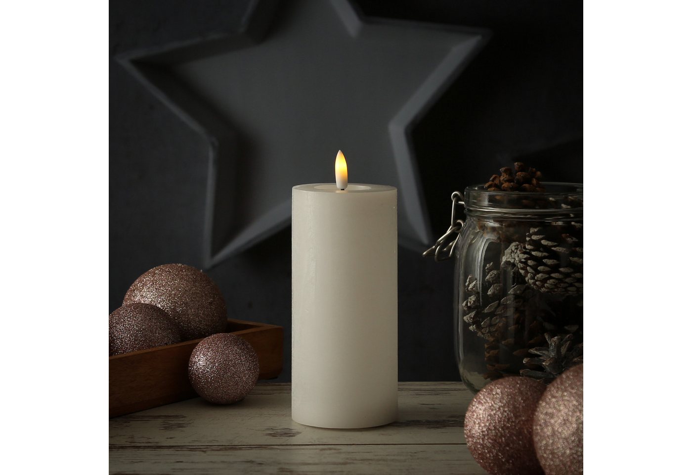 Adilina LED-Kerze LINA Rustik Optik Echtwachskerze flackernd Timer H: 15cm D: 7cm weiß von Adilina